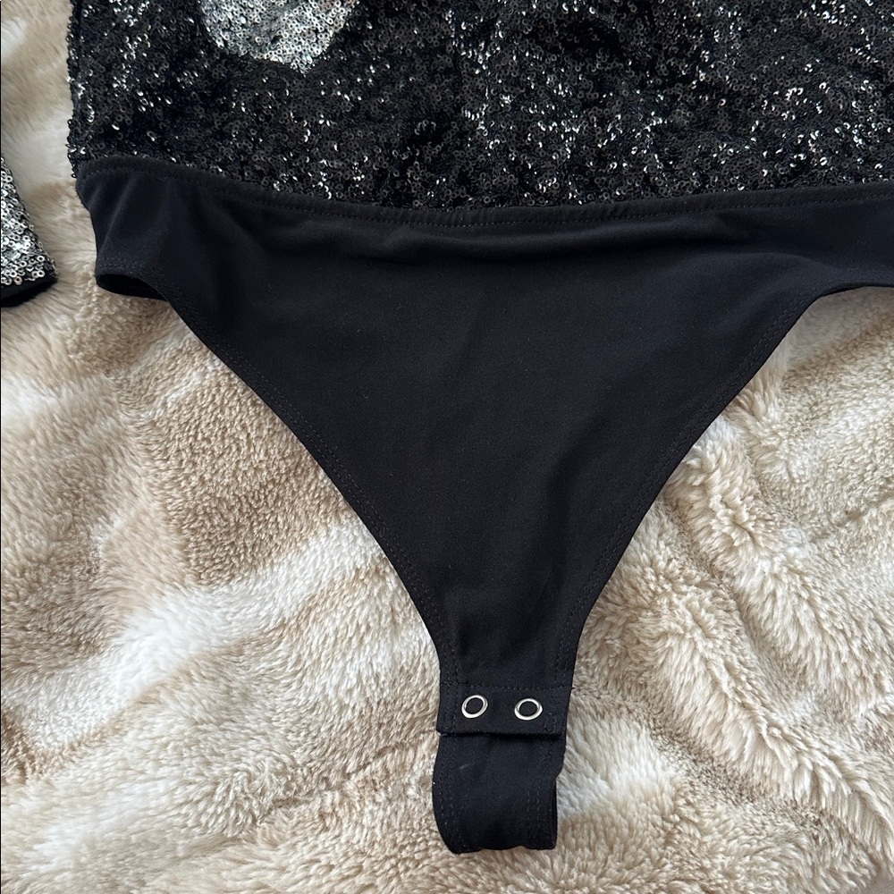 Express sequin body suit - Picture 3 of 4
